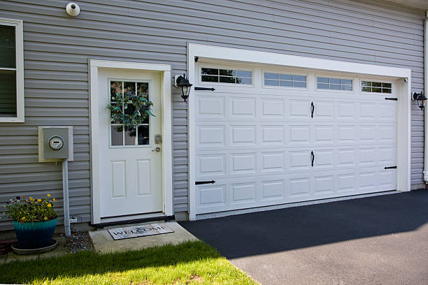 24/7 Emergency Garage Door Roller Replacement experts in Highlands, TX